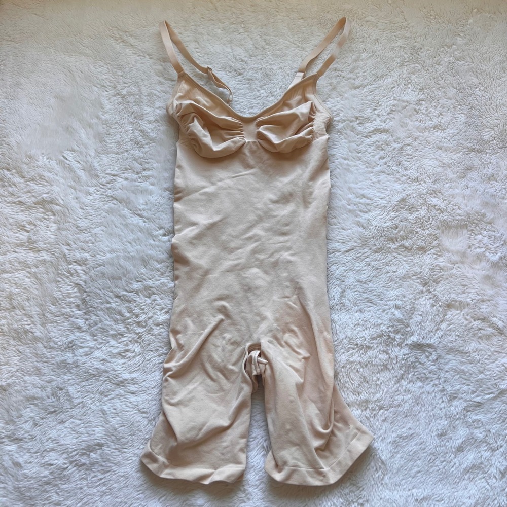 SKIMS Sculpting Seamless Mid-Thigh Bodysuit Sand XL Adjustable Straps RN 158973.